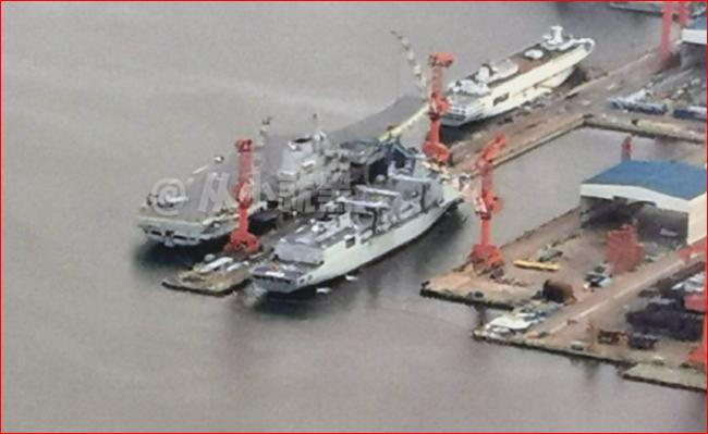 中国国产航母与补给舰首次港内联演