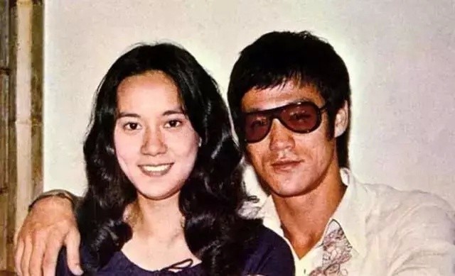 她曾经是李小龙最爱女人，离婚后被养了40年