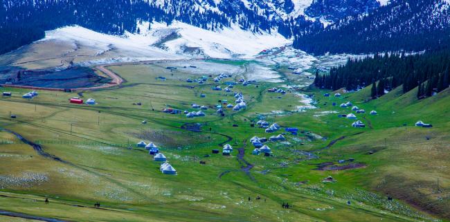 新疆这座神山美得逆天 被人膜拜了3000年