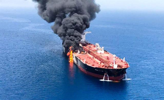 16万吨油轮疑被伊朗击沉，美军谴责，中方回怼