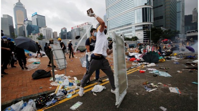 香港逃犯条例争议：两个“反送中”抗争者的自白