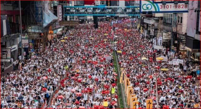 香港两次空前大示威 中共害怕什么？