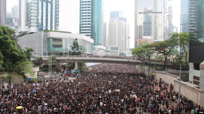 香港大专学界要港府撤回修例 网民吁周五行动升级