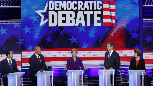 美国2020民主党内首轮电视辩论登场