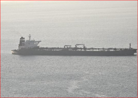 伊朗快艇在波斯湾“骚扰”英国油轮
