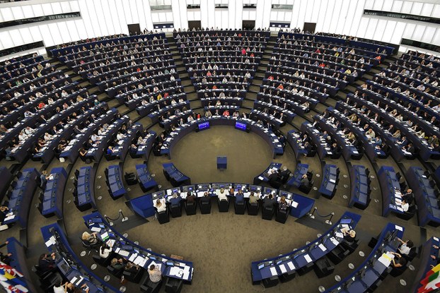欧洲议会通过决议：禁止向港警提供镇暴装备