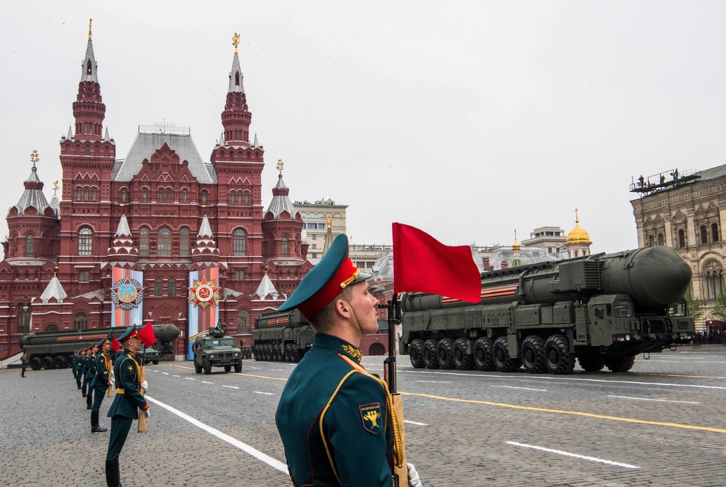 今年5月，莫斯科的阅兵式上展示了洲际弹道导弹系统。