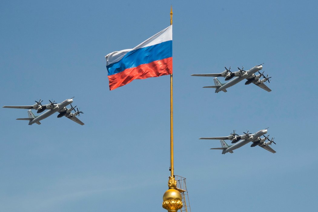 出现在莫斯科胜利日阅兵式的俄罗斯战略轰炸机。