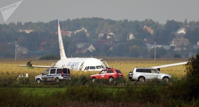 A321客机在莫斯科郊区硬着陆后共55人就医