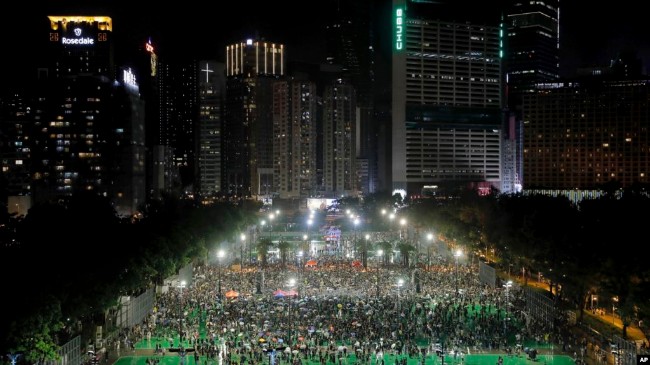 香港抗议者：坚持和平示威是头等大事
