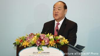 Macao Ho lat-seng, Chief Executive (picture alliance/AP Photo)