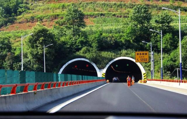 中国北方的一条隧道 长度全球第一
