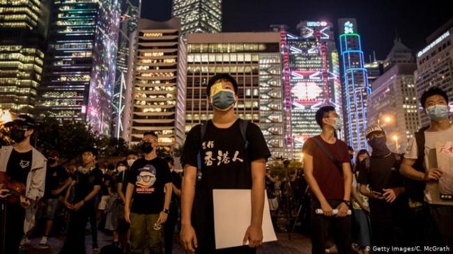 香港示威者个人信息曝光　中国官媒要网民转发