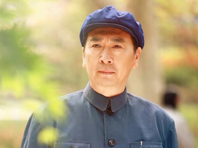 陈晓旭第1任老公是众多一线明星的“父亲”