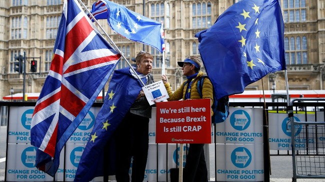英国与欧盟达成新脱欧协议 料周六送交国会表决