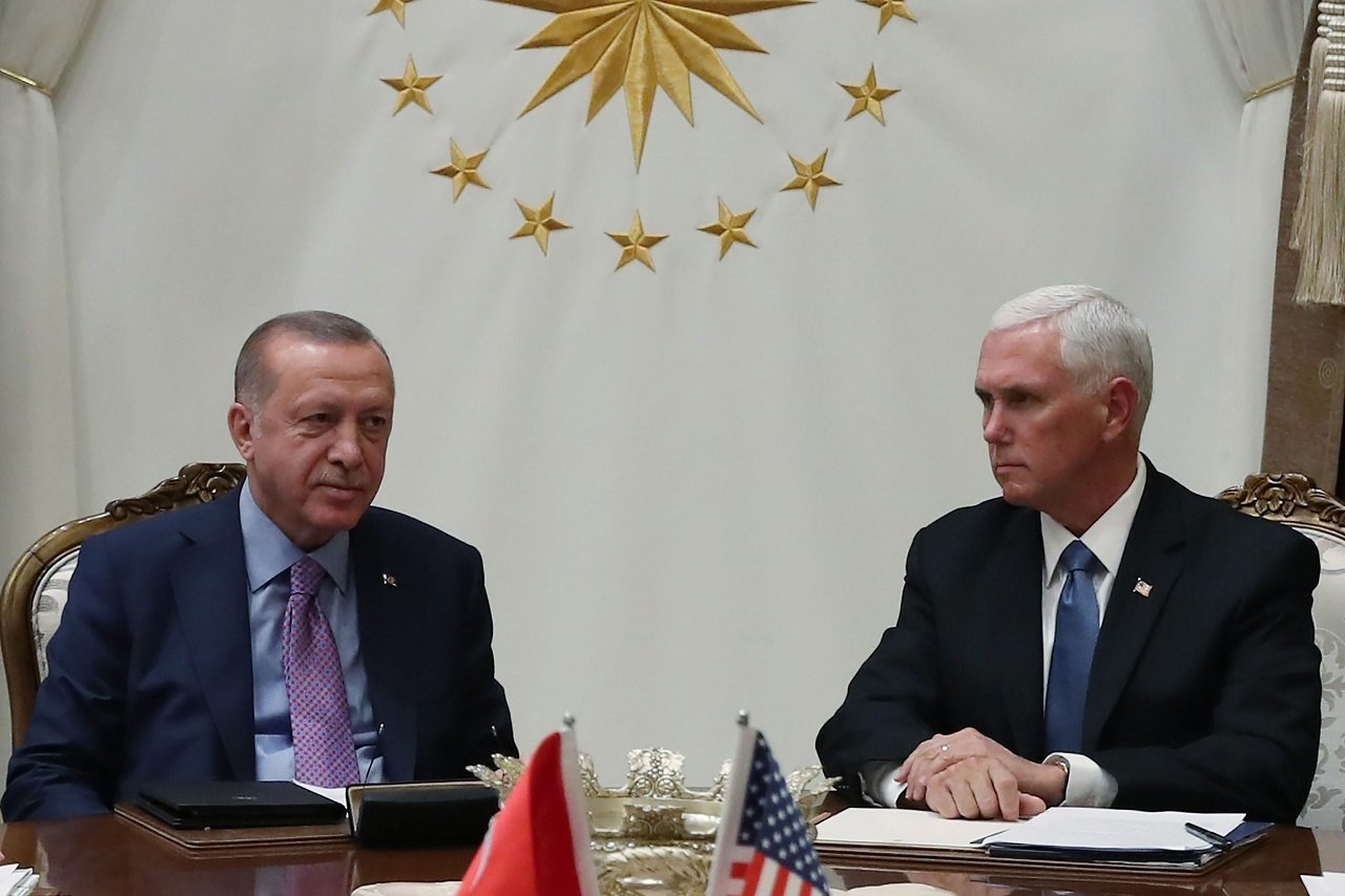 美國副總統潘斯17日赴土耳其首都安卡拉會晤土國總統厄多安，雙方並敲定敘北停火5日...