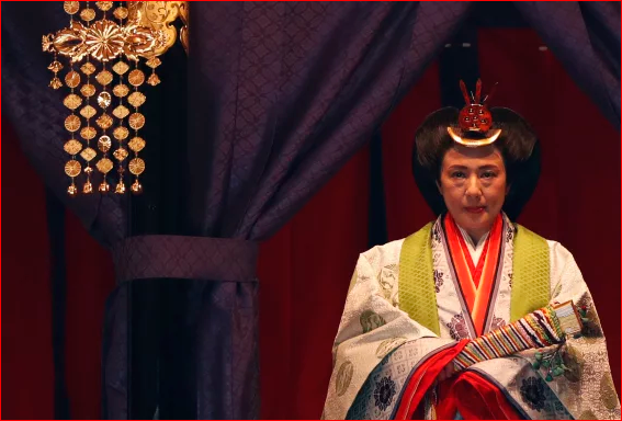 日本王后朝服高贵漂亮 背后却有“辛酸”
