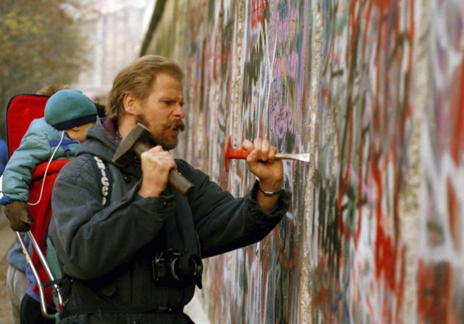 柏林围墙倒塌30年… 1989年改变全世界
