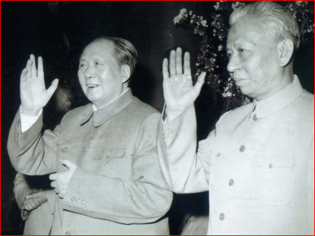 毛泽东警告刘少奇：动动小指头就能把你打倒