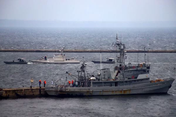 俄罗斯终于归还3艘舰艇 乌克兰总统：装备不见了
