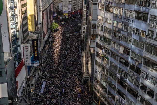 香港在提醒习近平：一切仍未结束