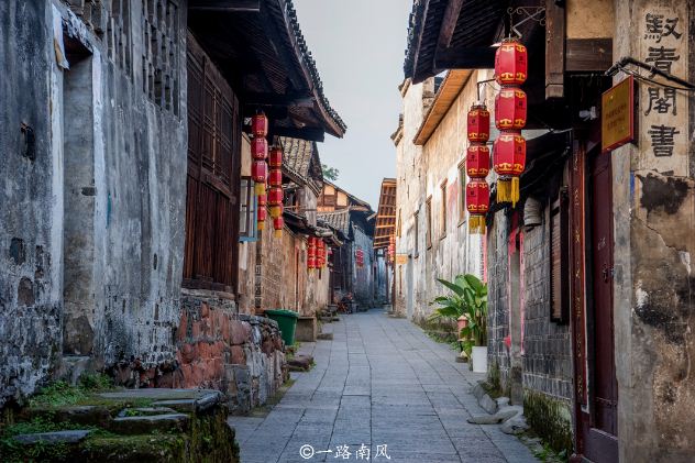 中国最“奇怪”的古城 位于湖南