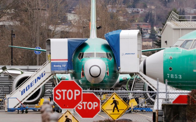 波音在737 Max飞机上发现新软件问题 已冻结生产