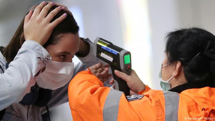 China Hongkong International Airport Temperaturkontrolle (Reuters/H. McKay)