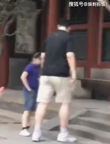 姚明带女儿逛颐和园被偶遇 9岁姚沁蕾接近1米7
