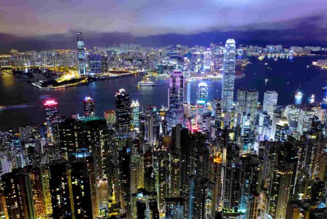 港国安法动摇金融中心 学者：扶植上海牺牲香港