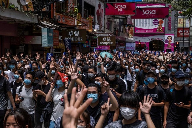 北京就新国安法向香港施压 要求"表态"效忠