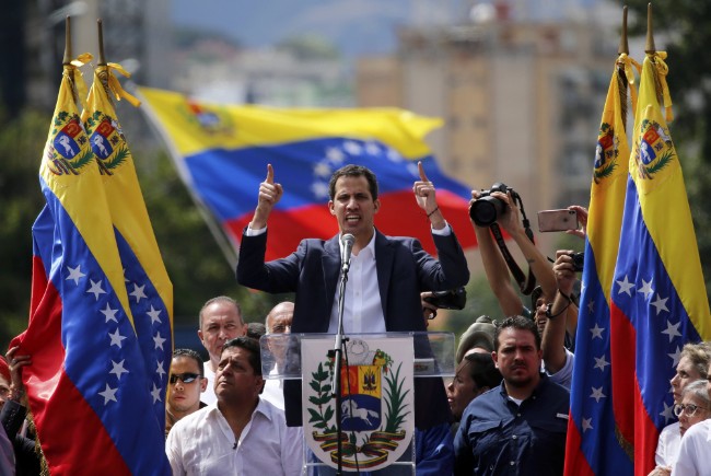 委内瑞拉反对党领袖瓜伊多 传躲入法国大使馆