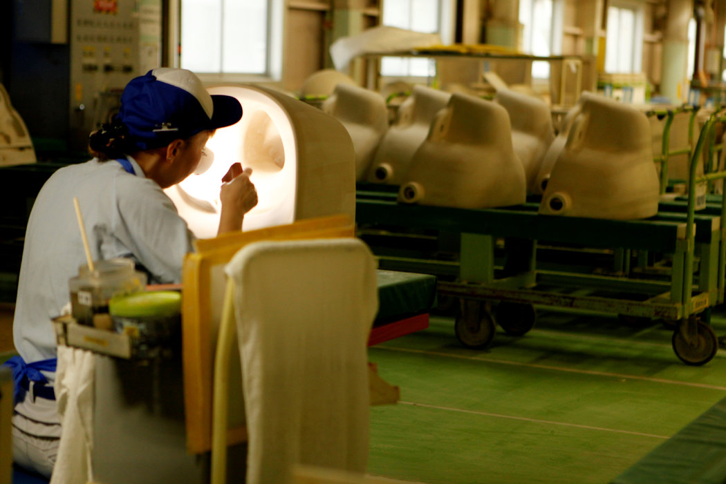 日本北九州市的东陶马桶制造厂。去年，中国占据了东陶海外销售额的一半。
