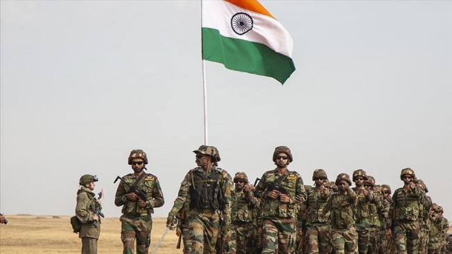 中印边境局势持续紧张 解放军中将罕见带队巡逻