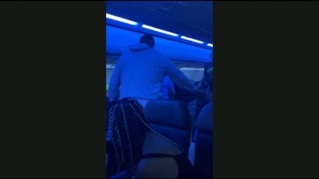 美航班乘客扬言杀死全机人：“除非承认耶稣是黑人”