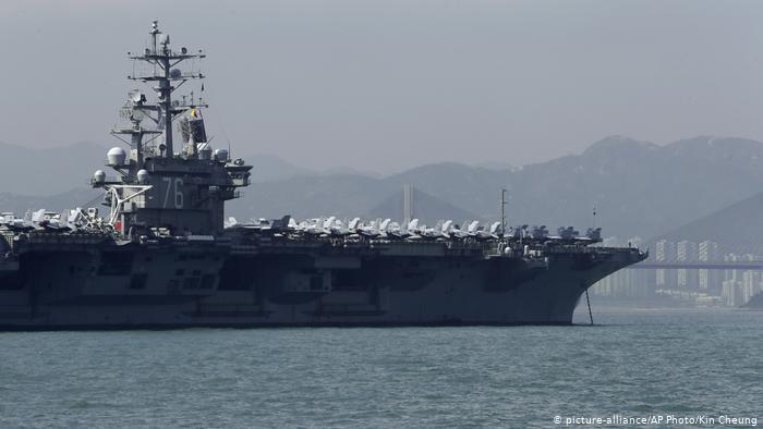 Hongkong Flugzeugtr?ger USS Ronald Reagan (picture-alliance/AP Photo/Kin Cheung)