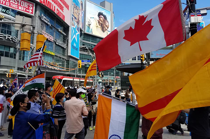 2020年8月1日，加拿大多伦多举行跨族裔抗议中国游行活动。  (蒙特利尔撑香港组织提供)