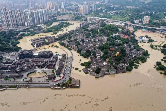 长江流域洪水肆虐，中国领导层面临新挑战