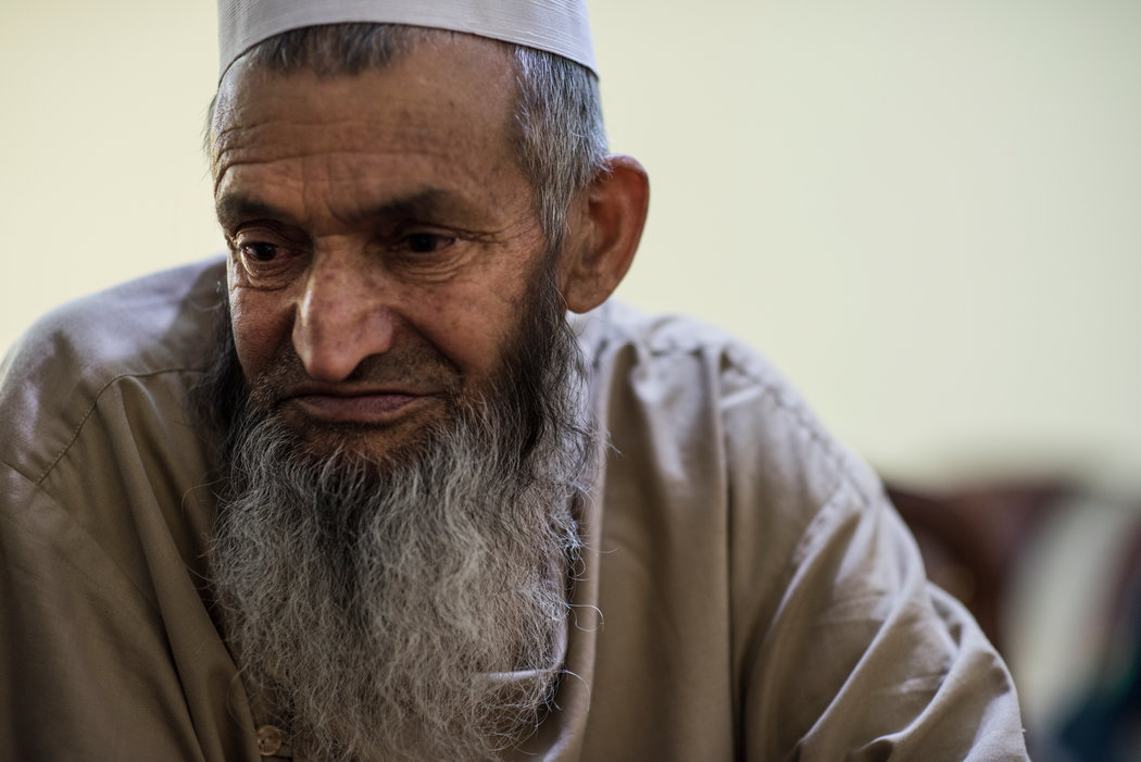 60岁的看门人扎因丁在监狱里。他是被判处死刑的四人之一，但减刑后，变成了终身监禁，在阿富汗是20年。