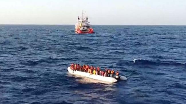 欧洲再现船民人道危机， 地中海数百人急需救援