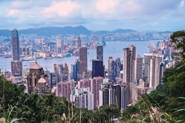 香港民众为移民卖房 待售房屋大增44%