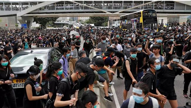 政治困扰 香港中小学现退学潮