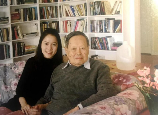 98岁的杨振宁允许女方改嫁 财产要全部留给子女