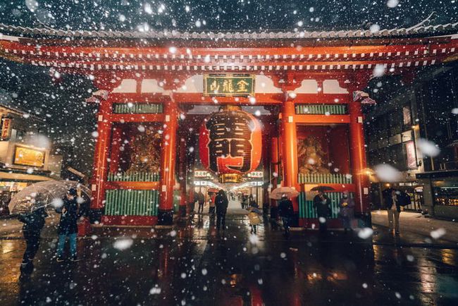 白雪皑皑的日本东京 真是美丽