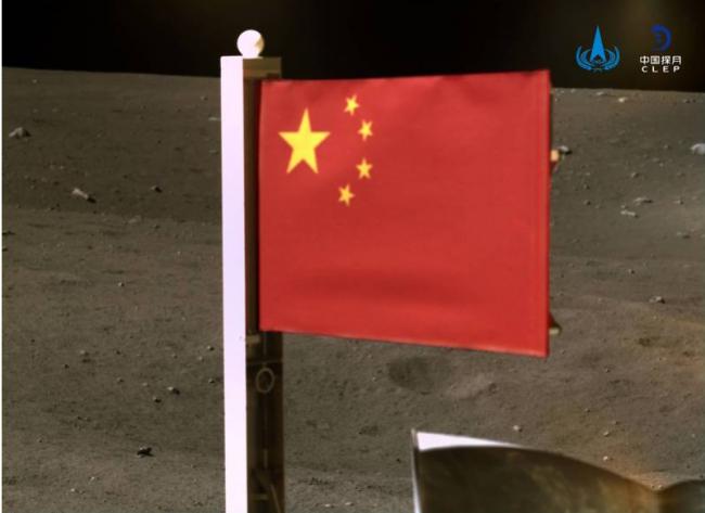 宇宙大外宣 中国在月球首秀五星旗