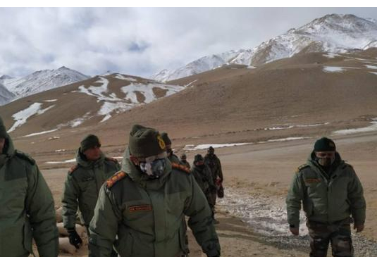 印度陆军司令视察边境:解放军驻地就在200米外