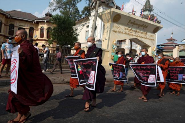 连缅甸僧侣也支持军队，昂山素季的内外交困