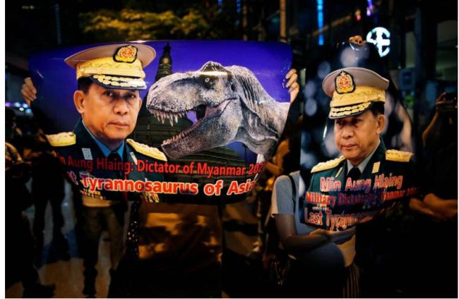 缅甸出现首场街头示威 敏昂莱称至少掌权18个月