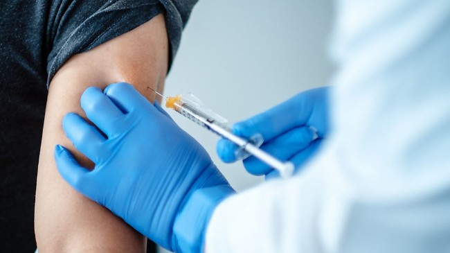 英国达到关键疫苗接种目标 22%人口已接种第一剂