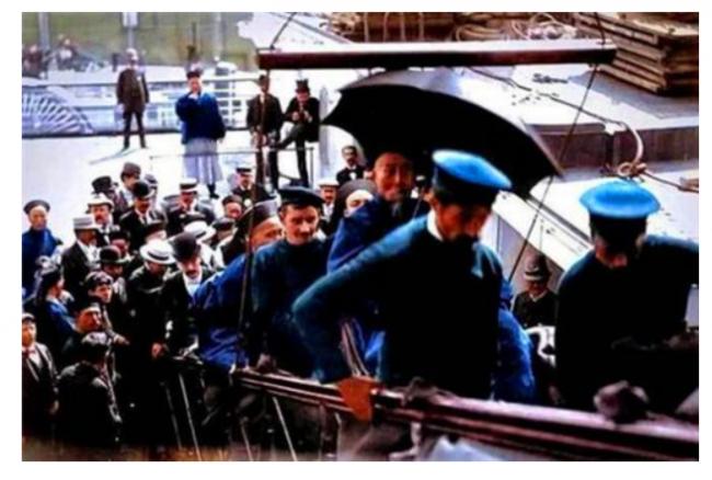 1896年李鸿章访美照片：30艘军舰开道 万人围观